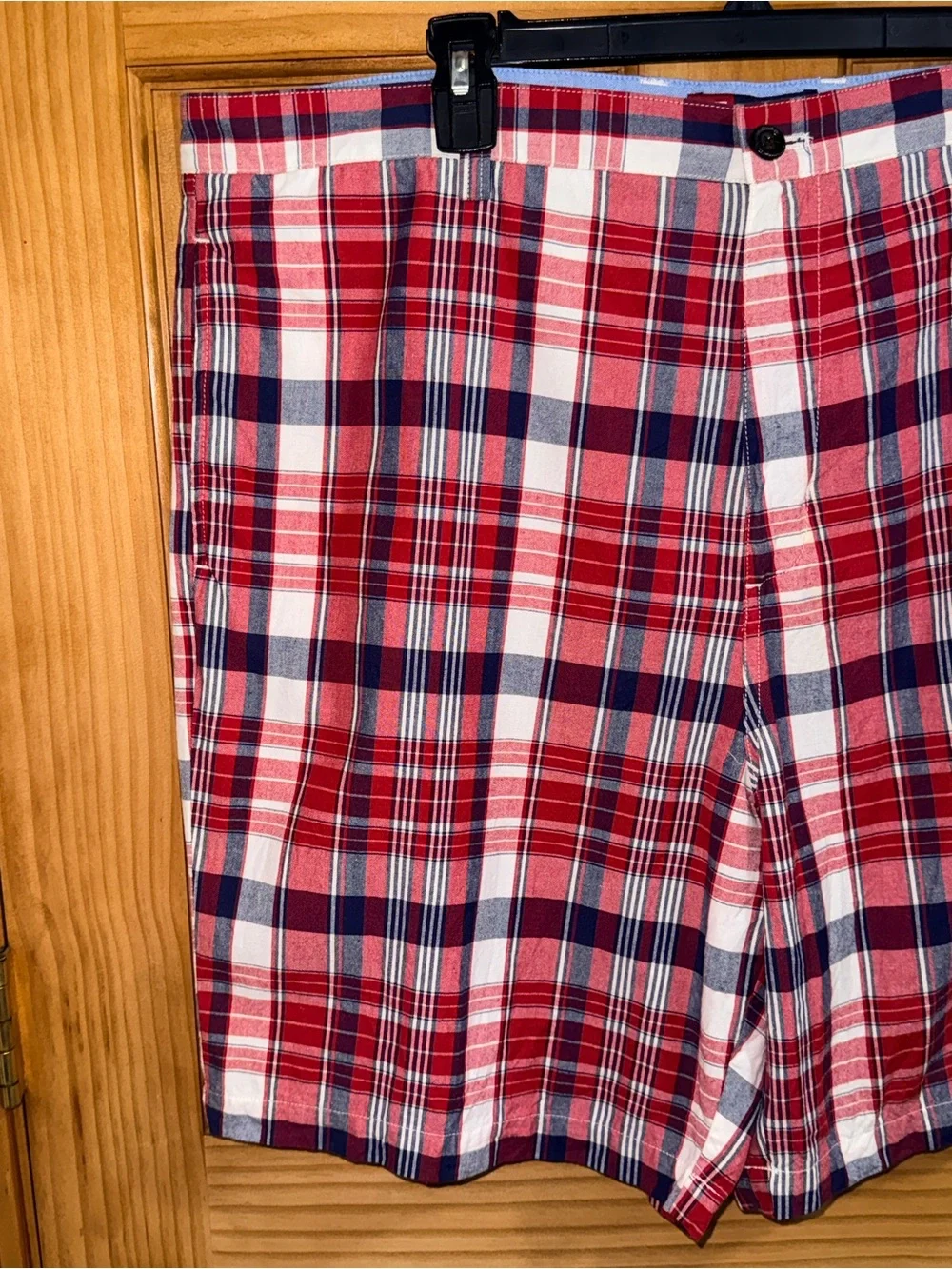 Chaps Men’s Red White and Navy Plaid Men's Flat Front Shorts42-EC